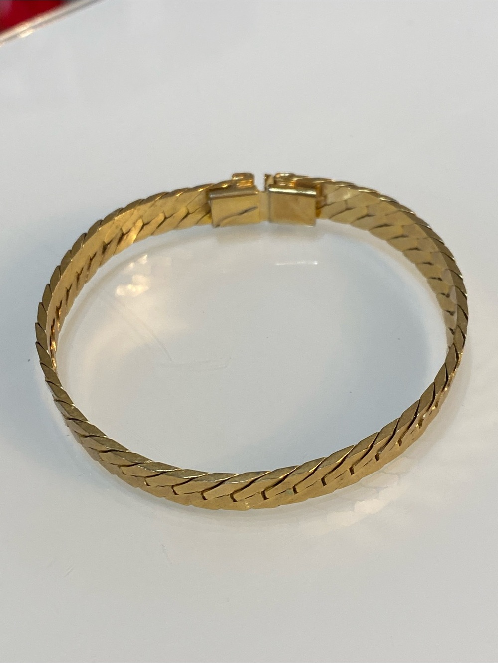 Gold tone bracelet